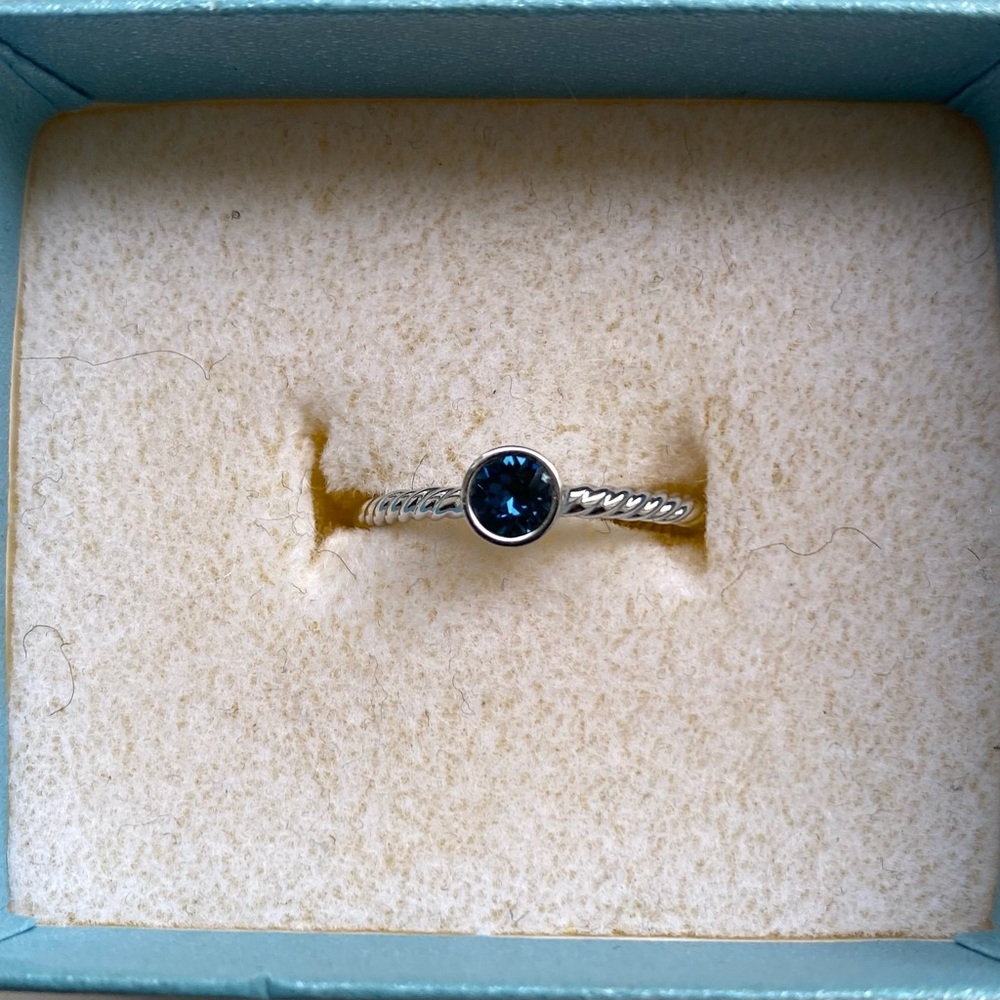 Elegant Silver Blue Gemstone Ring